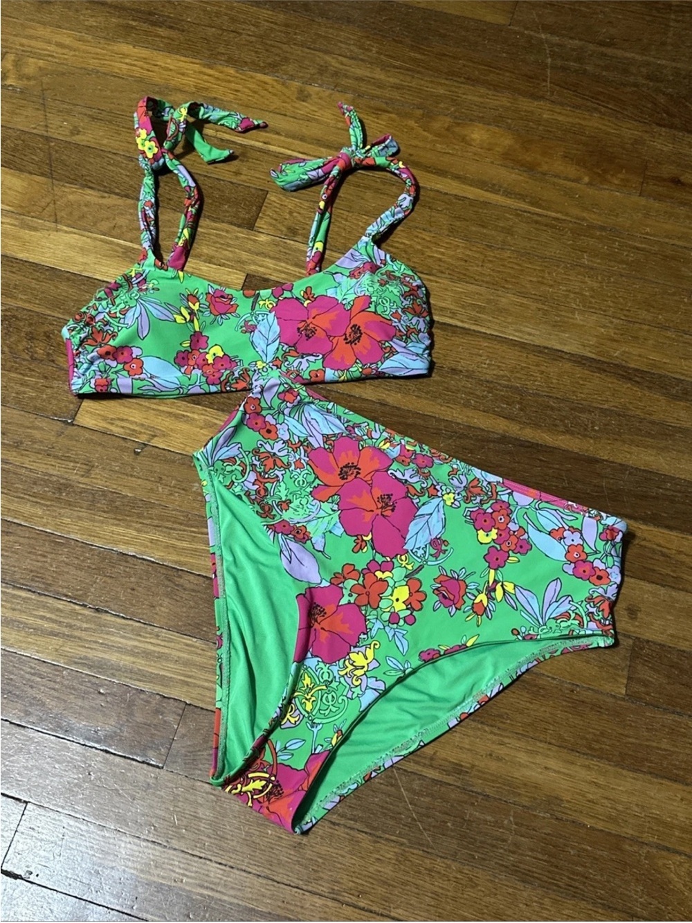 Roller Rabbit “Ashbury” Bikini, High Waisted, Large